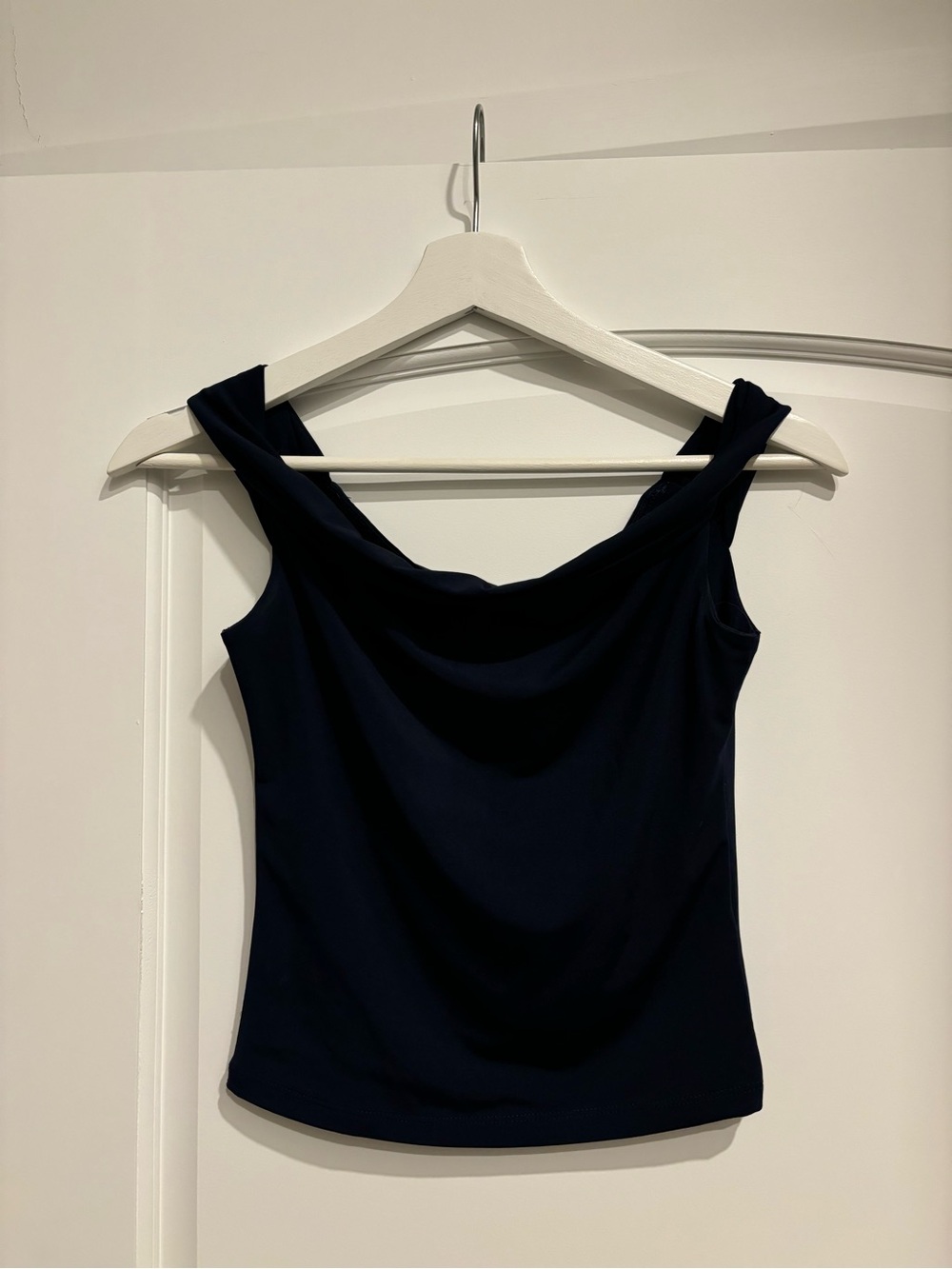 Garage Navy Off the shoulder Neck Sleeveless Camisole